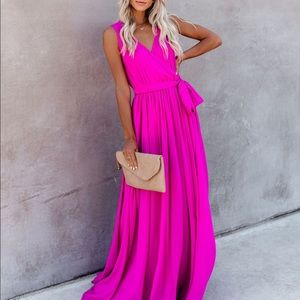 [VICI] ‘Diana’ Fuschia Sleeveless Maxi Dress - S